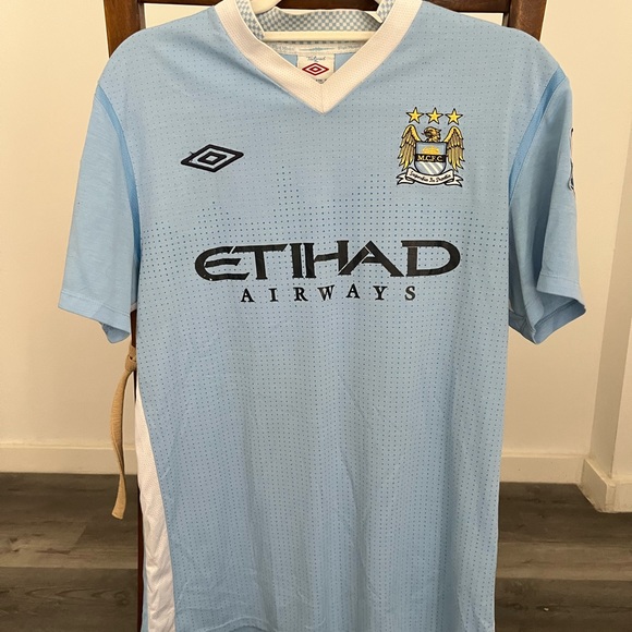Manchester City Home Dzeko Jersey - Picture 7 of 14